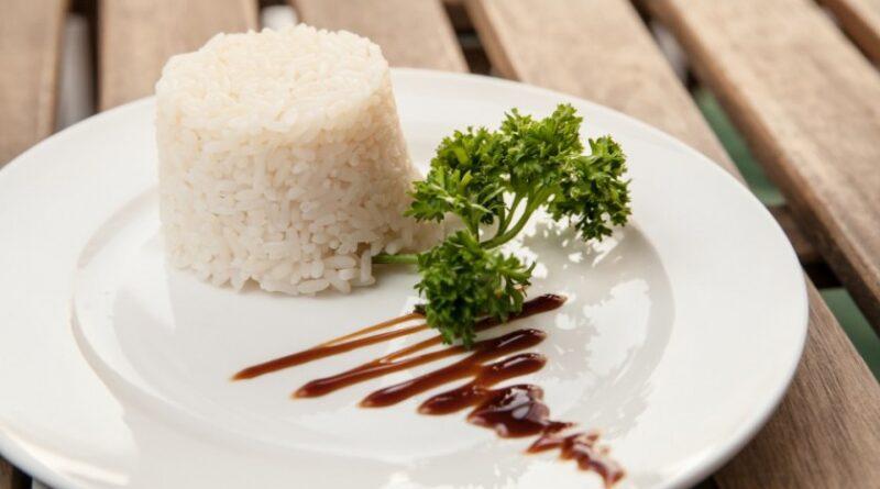 Cколько калорий в отварном рисе